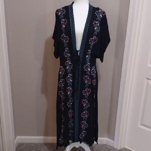Curations Black Embroidered Cover-up Size Large NWT